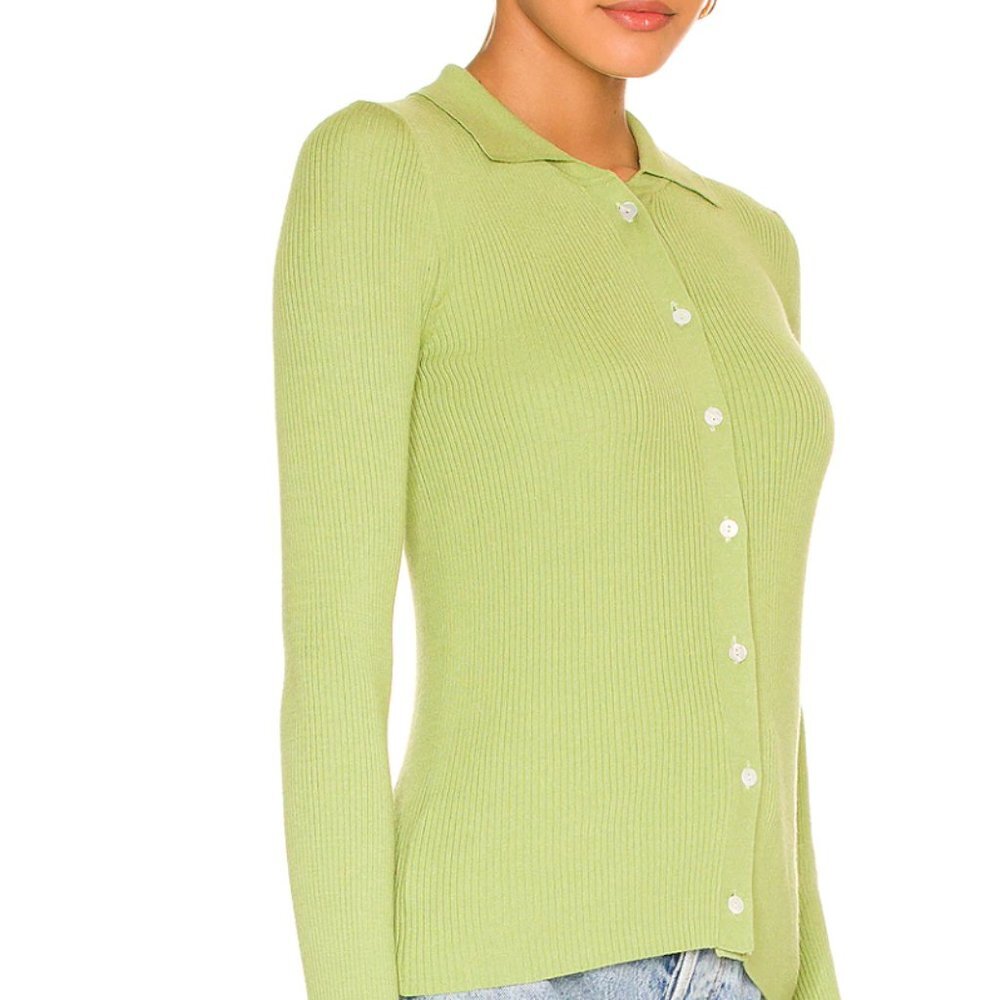 Button Up Top - Picture 3 of 4
